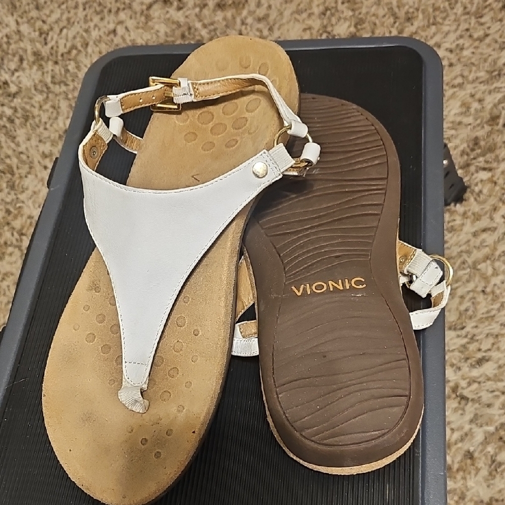 Vionic White Thong Sandals with Metallic Accents